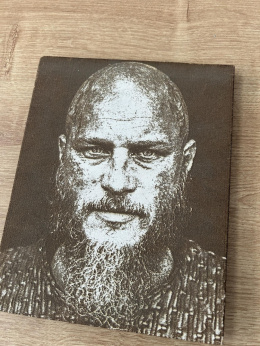 Portret wiking Ragnar